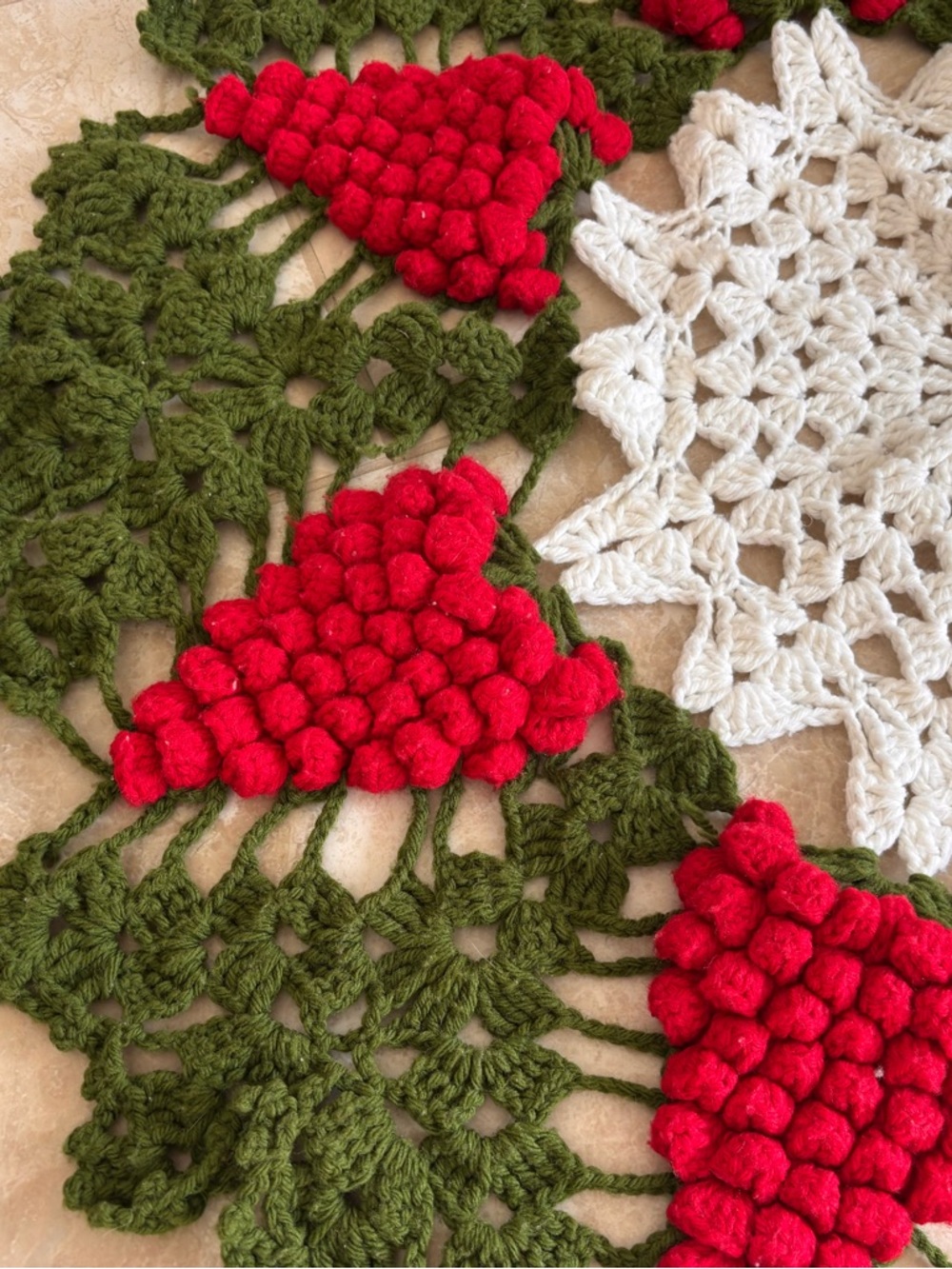 Vintage Handmade Crochet Round Tablecloth With 3D Grape Cluster Pattern Granny - Picture 3 of 11